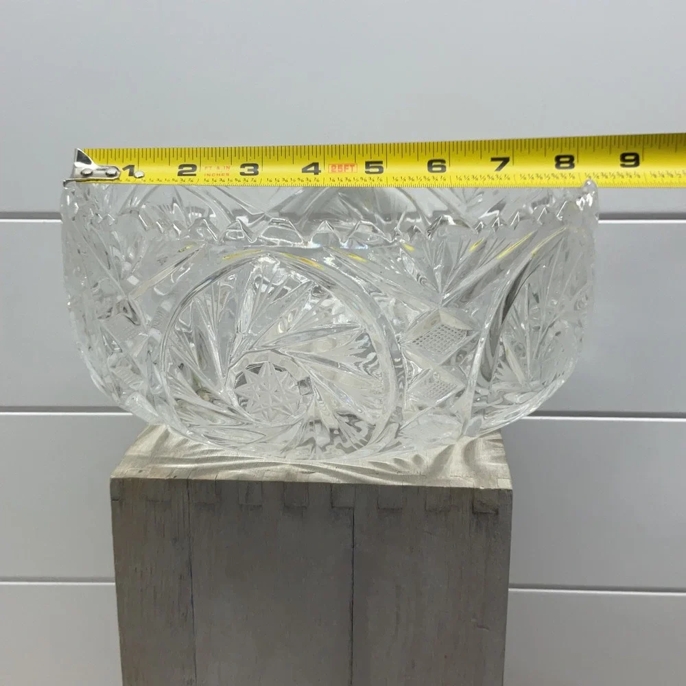 Vintage Heavy Cut Glass Pinwheel Starburst 8 Inch Scalloped Sawtooth Edge Bowl